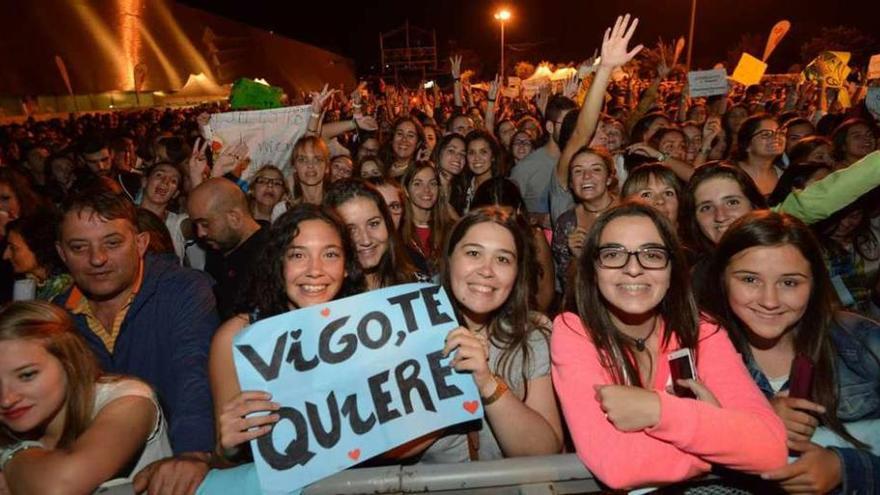 Y Pablo Alborán cantó bajo las nubes en Pontevedra