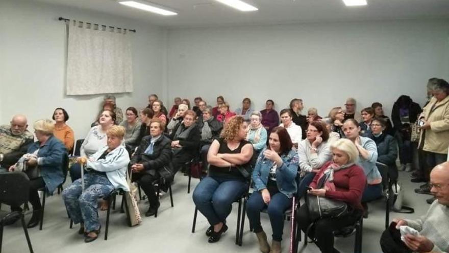 La Asociación de Vecinos de El Tablero rechaza el cambio de nombre del colegio