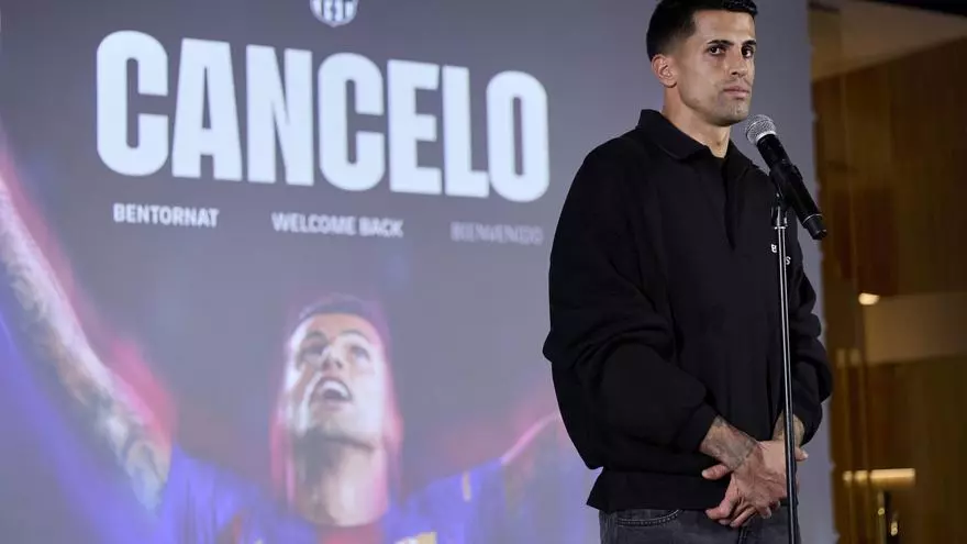 João Cancelo: " ¿El Madrid? No tenemos la pretensión de hundir al Madrid. Es un gran club. Lo que queremos es que el Barça siga haciendo las cosas tan bien como hasta ahora”