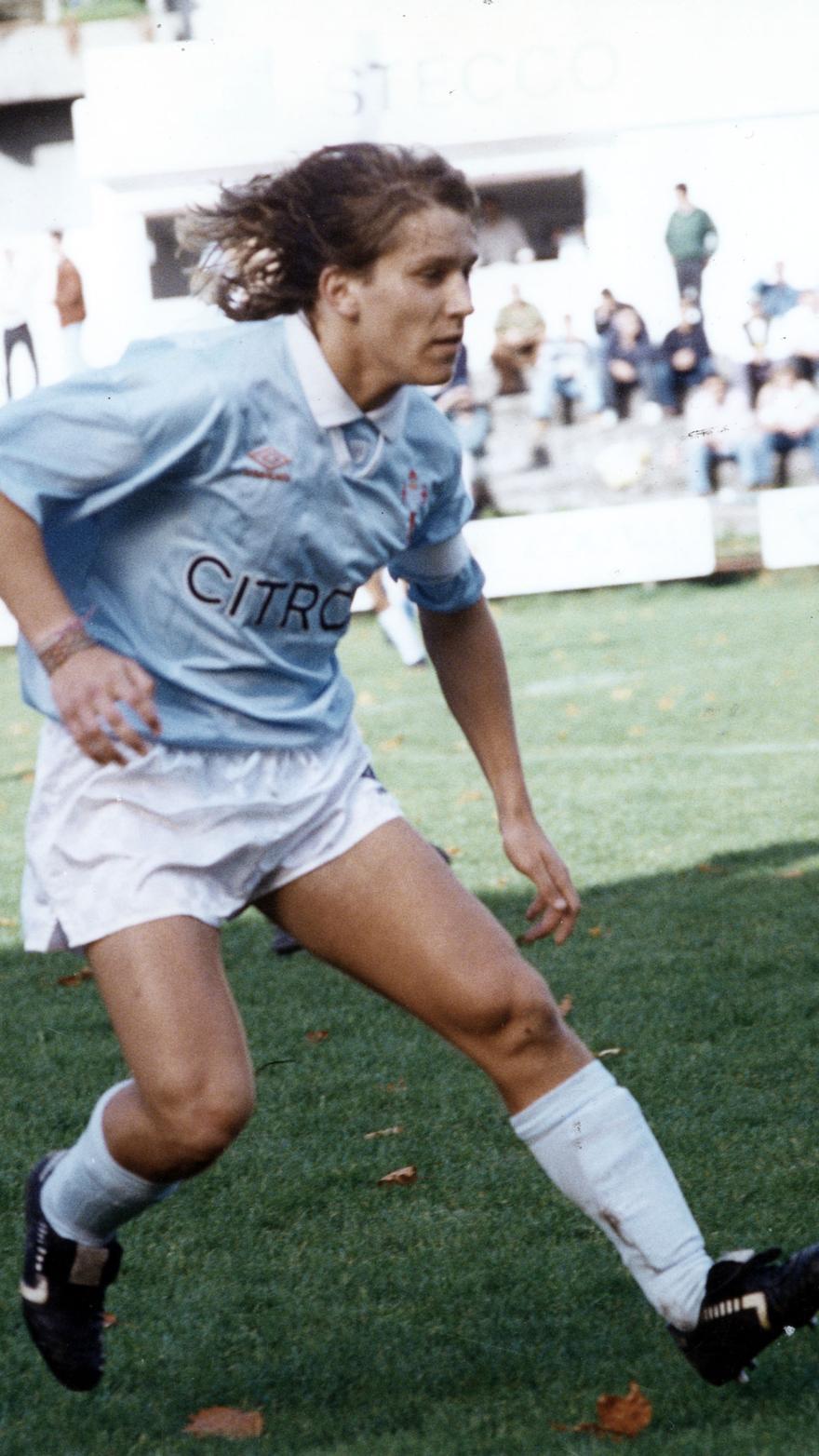 Míchel Salgado durante un partido con el Celta Turista en 1994