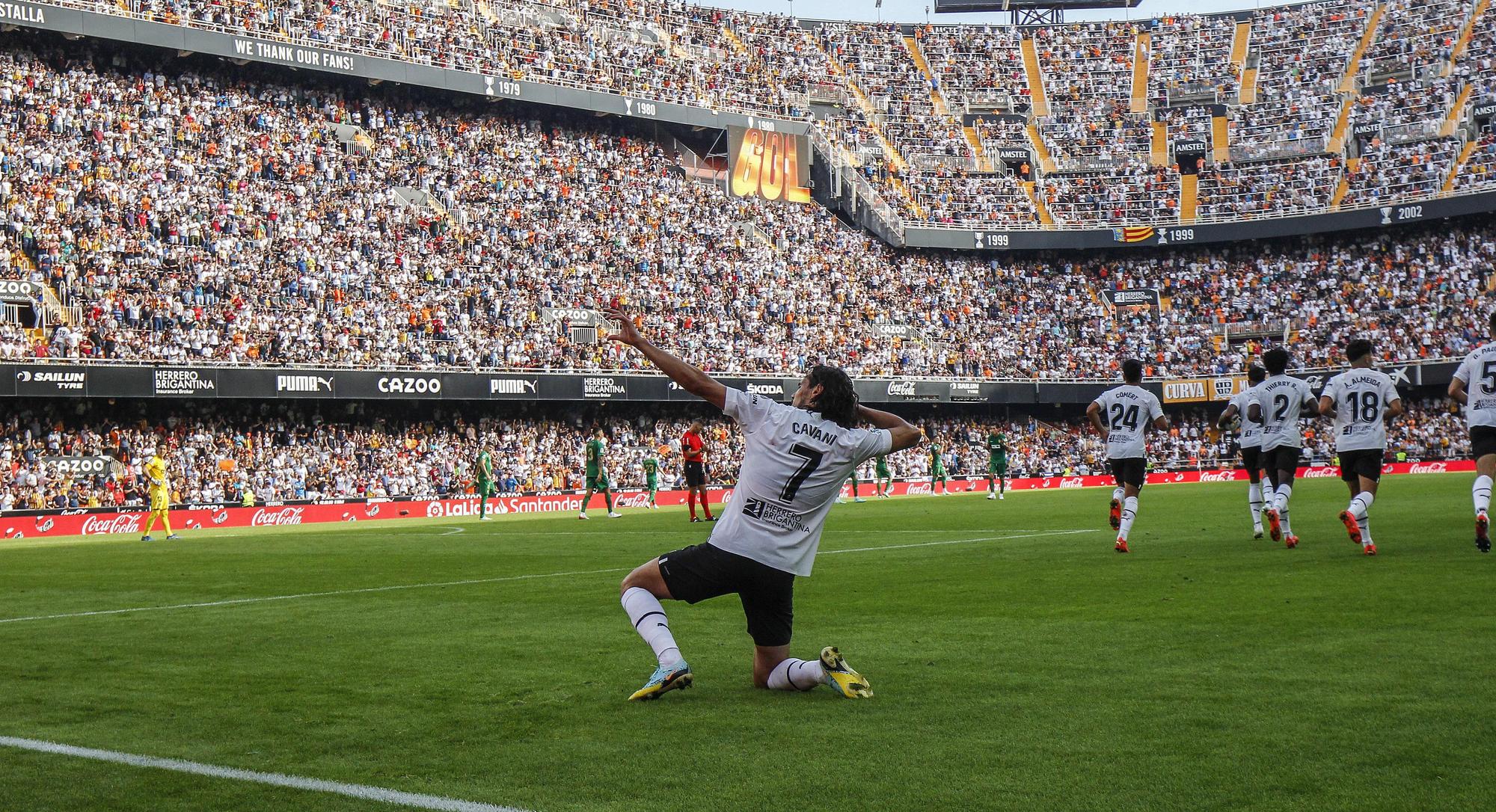 El empate entre el Valencia CF y el Elche en Mestalla, foto a foto