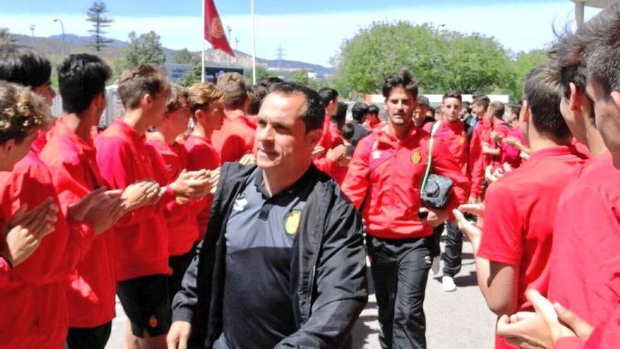 Sergi Barjuan und sein Team erhielten vor dem Spiel reichlich Unterstützung.