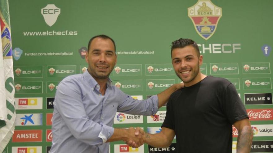 Peris, junto Jorge Cordero, durante su presentación