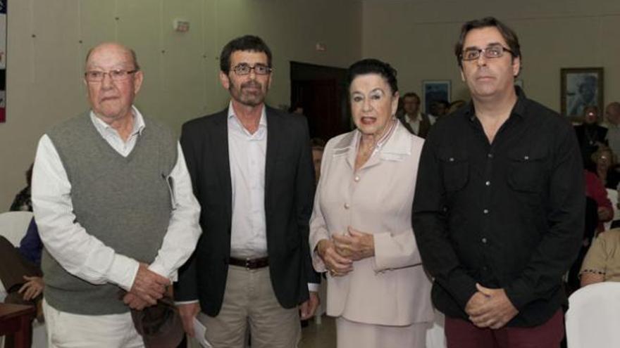 De i. a d., Carlos Manrique, Joaquín Caraballo, Juana Manrique y Francisco Matallana, ayer, en Arrecife.i N. MELIÁN