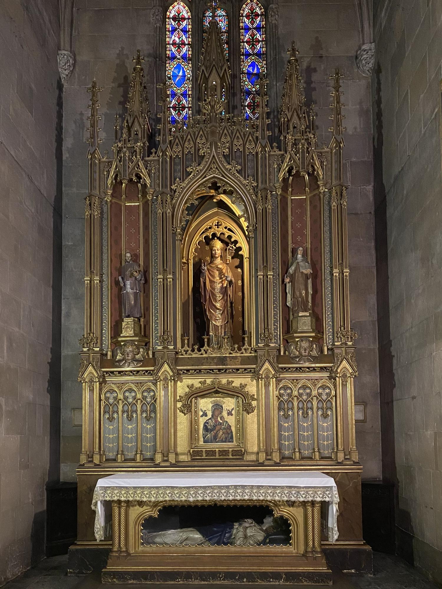 Die schlafende Jungfrau Maria in der Kirche Sant Jaime