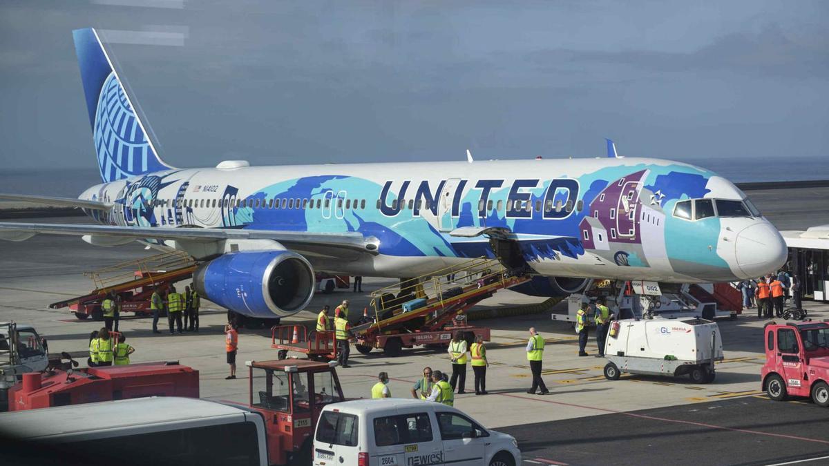 Imagen de la llegada del primer vuelo de United Airlines al aeropuerto Tenerife Sur el pasado 10 de junio.