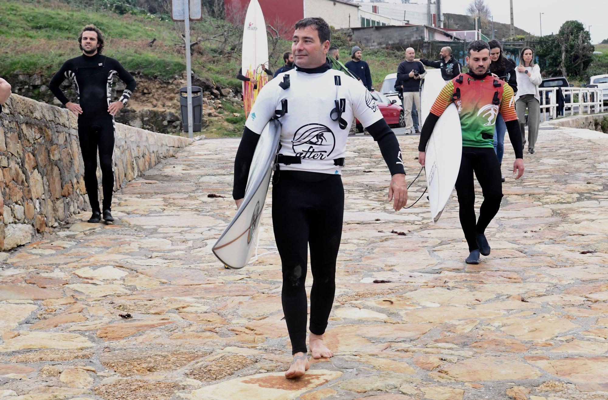 Coruña Big Waves 2022 | Primera toma de contacto de los surfistas con las olas