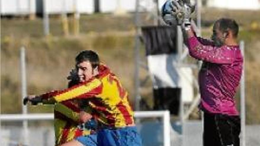 Dayan Barrera (dreta) ha jugat aquesta temporada al Súria