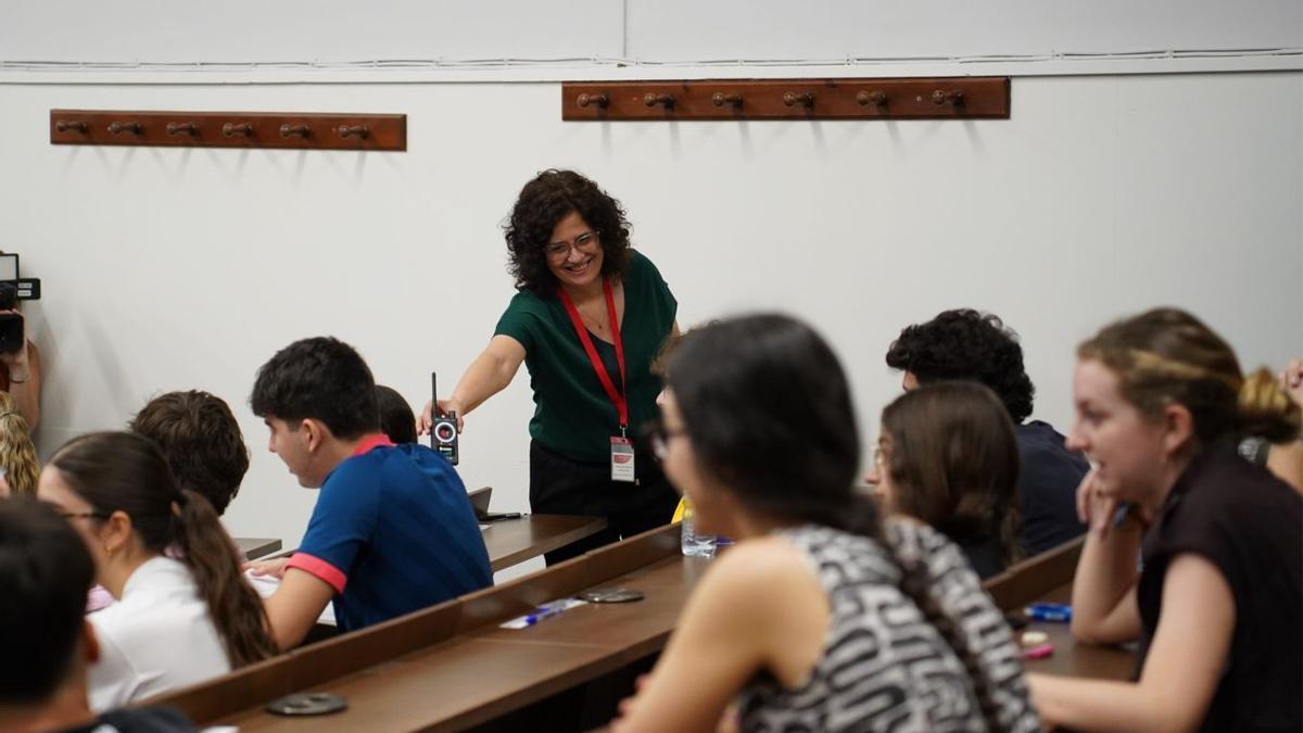 Vídeo | Así son los métodos contra las trampas y la IA en la PAU andaluza