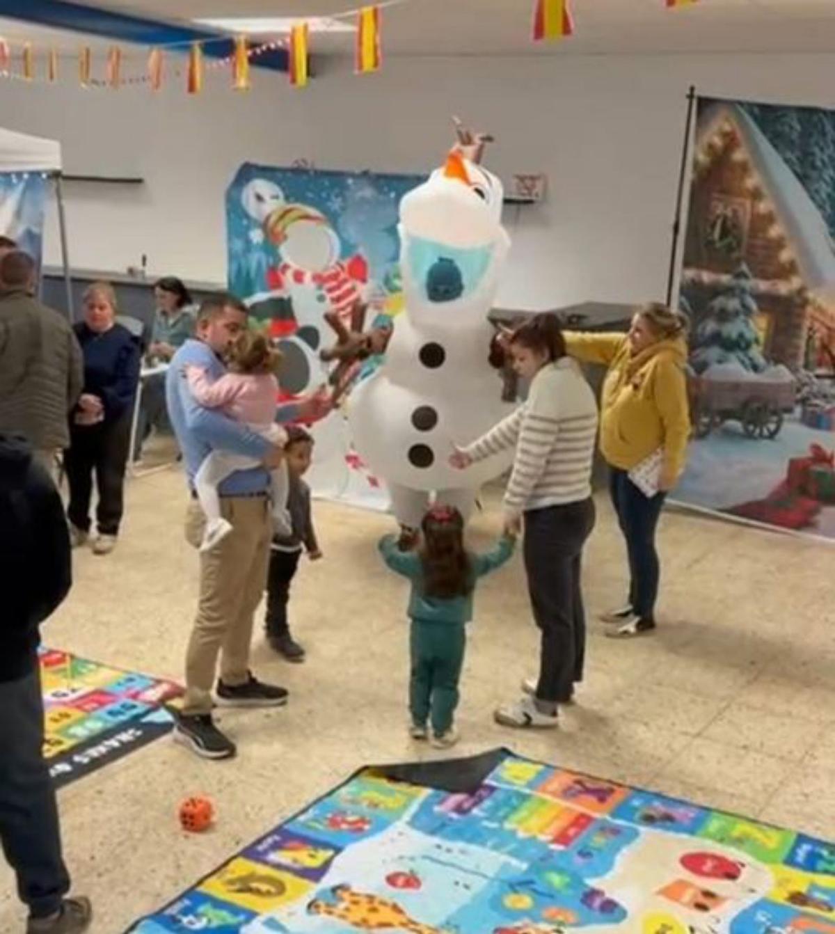 Los vecinos de Santa Cruz de Grío disfrutaron durante las navidades de la presencia del muñeco de nieve ‘Copi’ y de Papá Noel. Otras citas destacadas fueron el cotillón de Nochevieja y las uvas para iniciar el 2026.