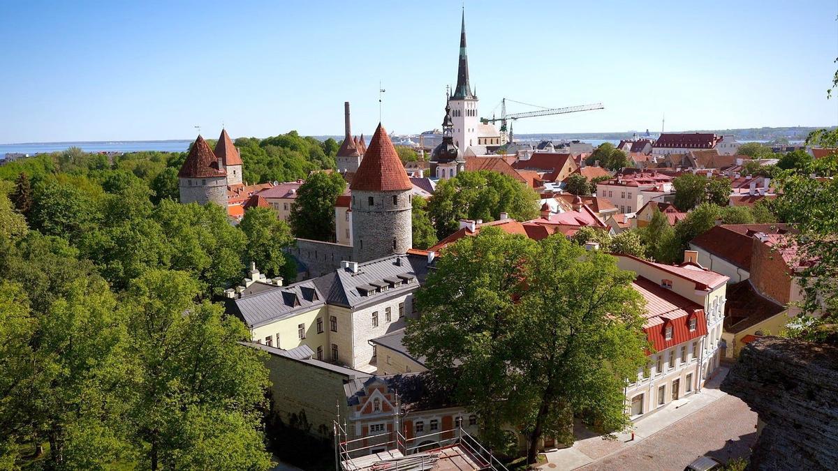 Panorámica de las murallas de Tallin