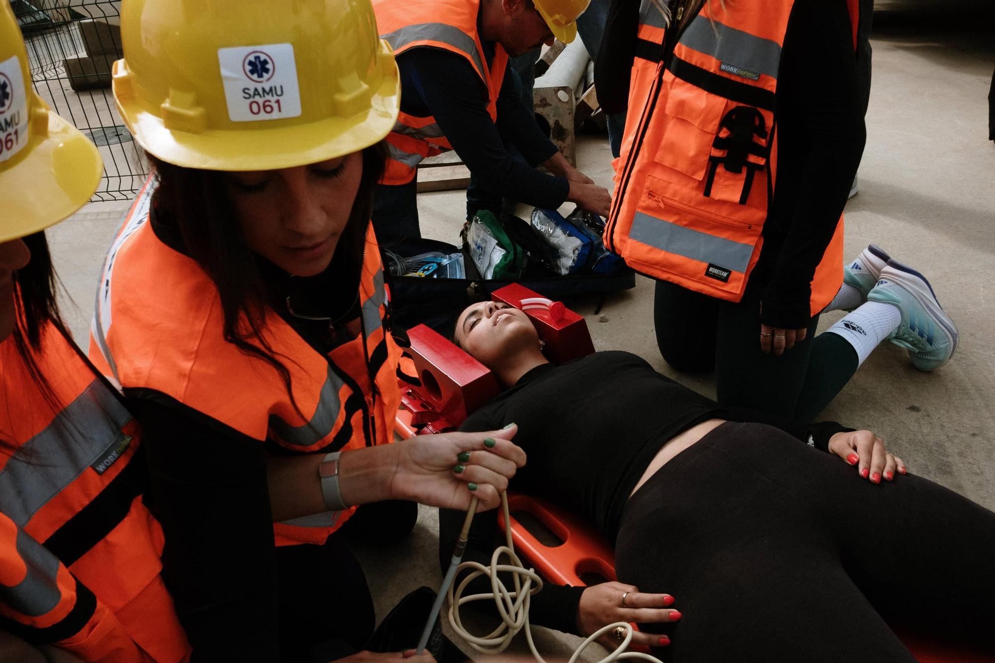 Las futuras enfermeras de Mallorca aprenden a actuar ante un accidente de tráfico con heridos