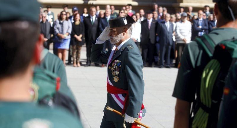 La Guardia Civil rinde homenaje a la Virgen del Pilar, su patrona.