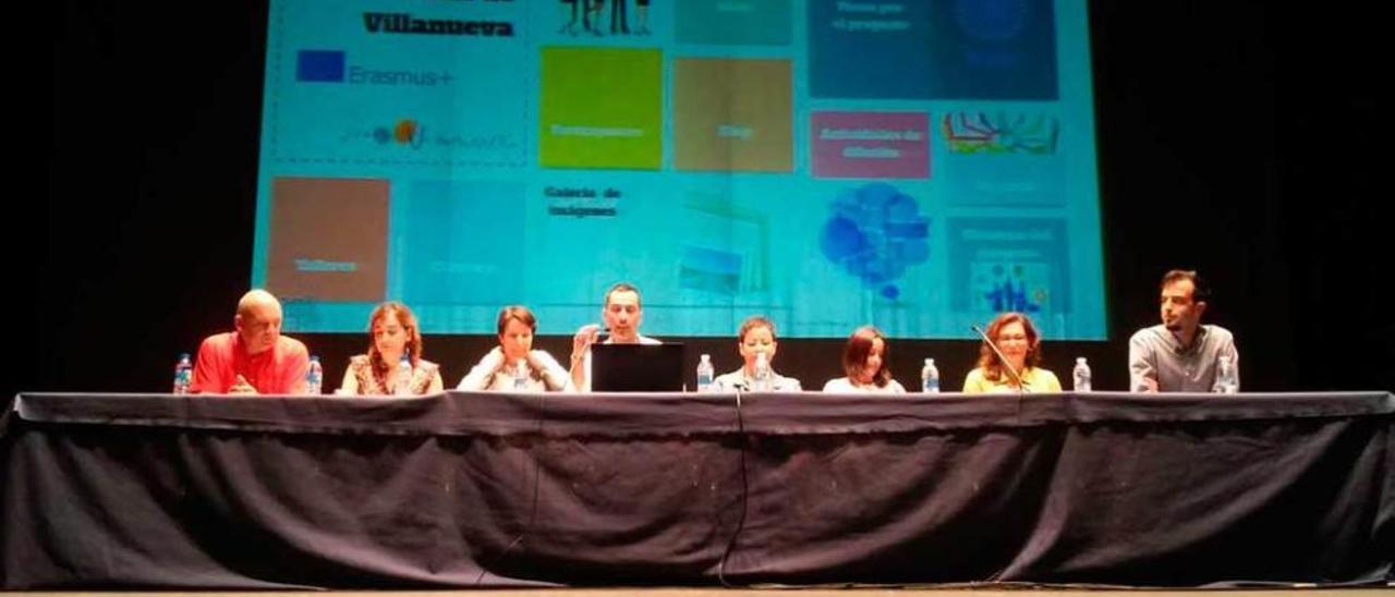 Los docentes del IES Juan de Villanueva exponen las conclusiones del programa en la Pola.