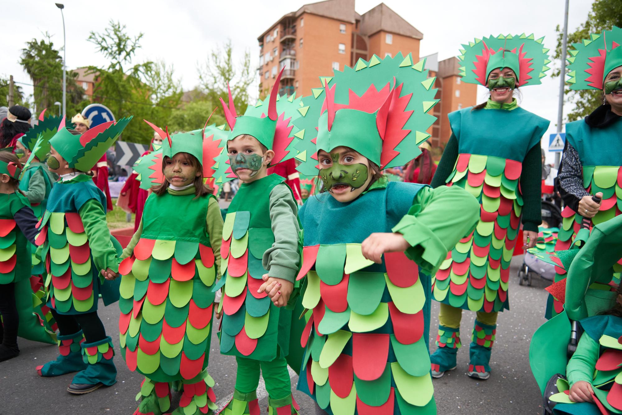 El desfile de San Jorge y la quema del dragón, en imágenes