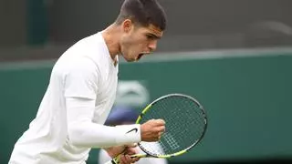 Alcaraz vence a Struff en cinco sets en un duro estreno en Wimbledon