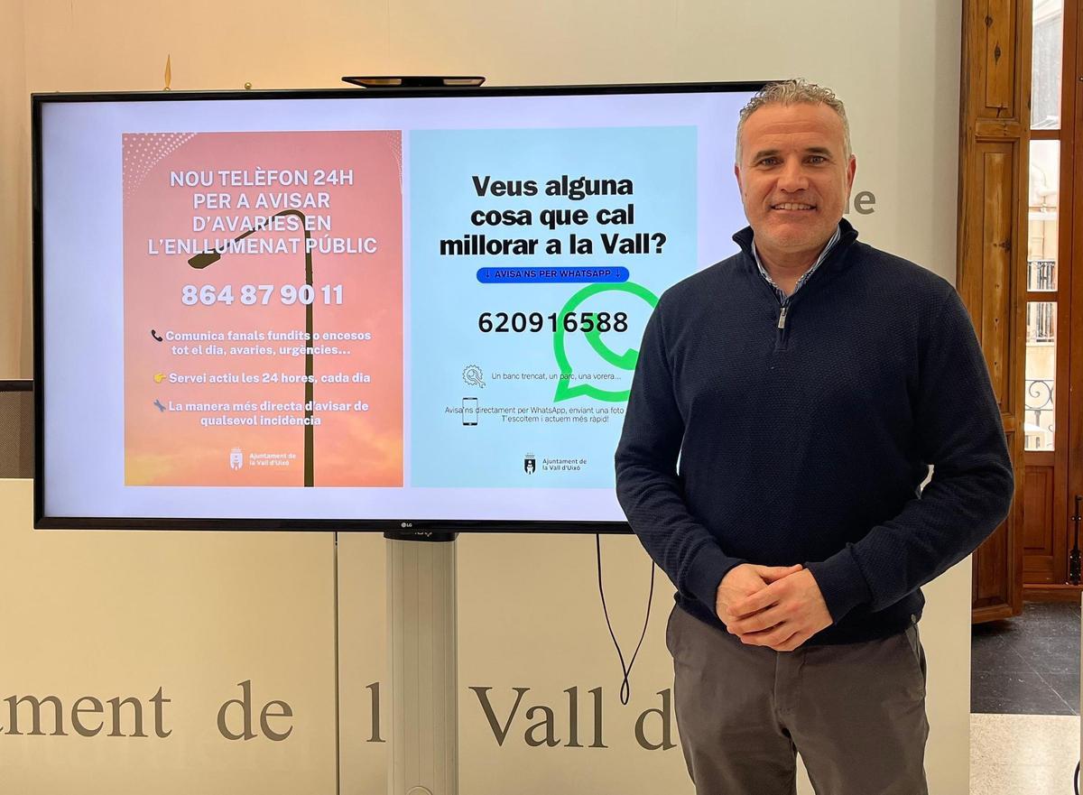 El concejal de Urbanismo de la Vall, Vicente Pitarch, ha presentado el nuevo servicio de WhatsApp para comunicar incidencias en la vía pública.