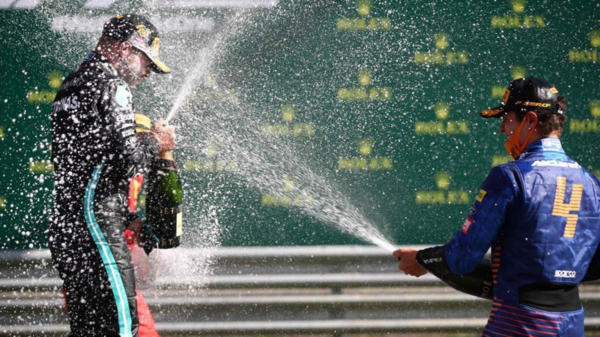 Lando Norris en la ceremonia del podio de Austria