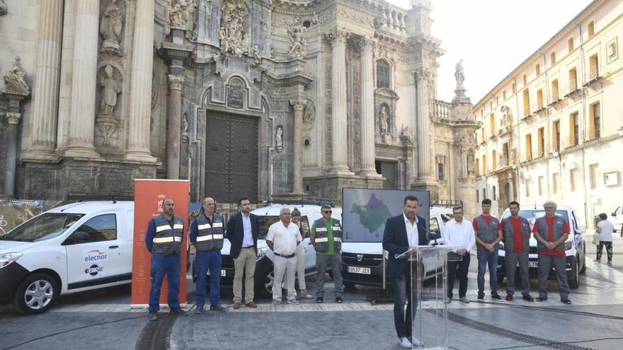 La presentación de equipo de las Brigadas de Intervención Rápida ha sido en la plaza del Cardenal Belluga