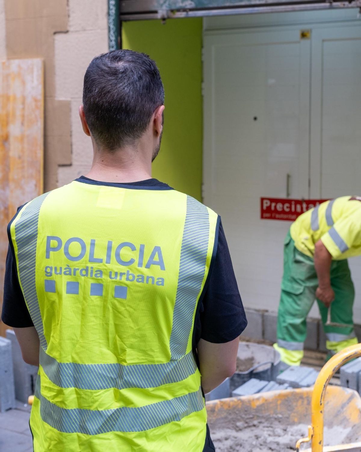 Imagen del cierre del primer club cannábico de Barcelona