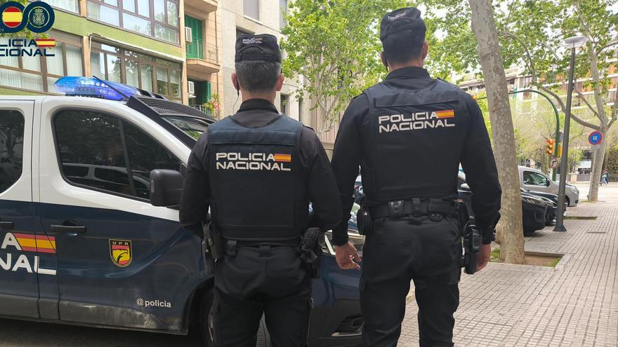 La Policía Nacional ha detenido a los seis acusados.