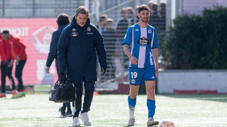 Jaime se retira del campo ante el Sanse el pasado domingo. |  // LOF