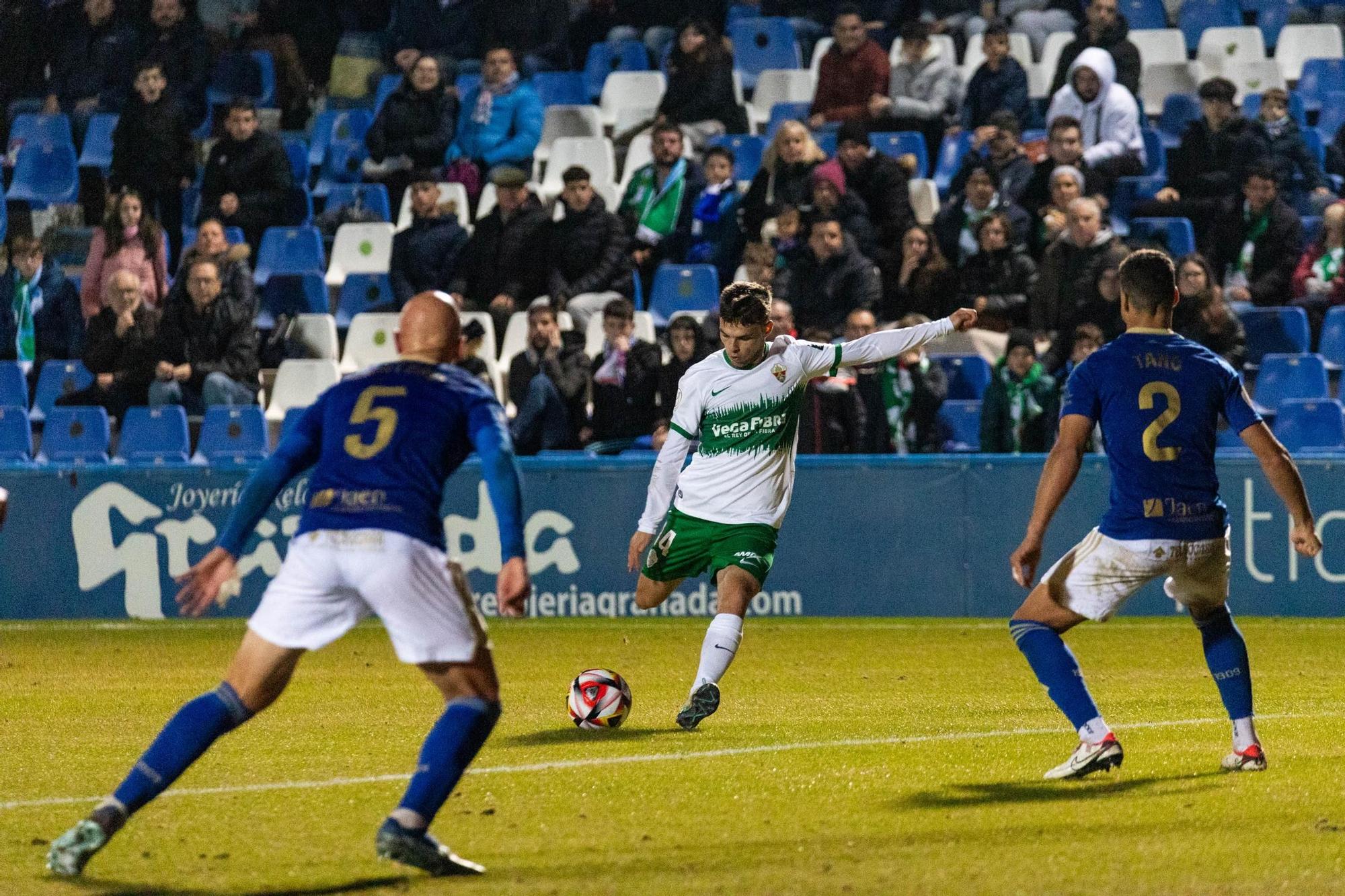 Linares - Elche: las imágenes del partido