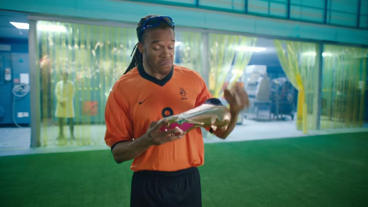 ANUNCIO NIKE: ¿Cómo sería un universo en el que Ronaldinho del 2006 y Mbapé  de 2022 se enfrentan en un partido?