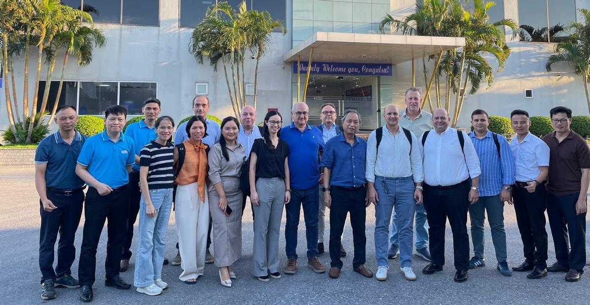 Foto de familia de Congalsa y Lenger Seafoods en Vietnam