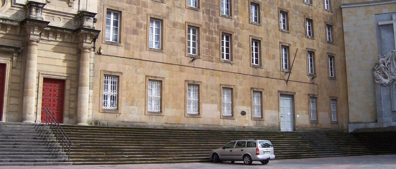 Fachada del colegio de la Inmaculada..