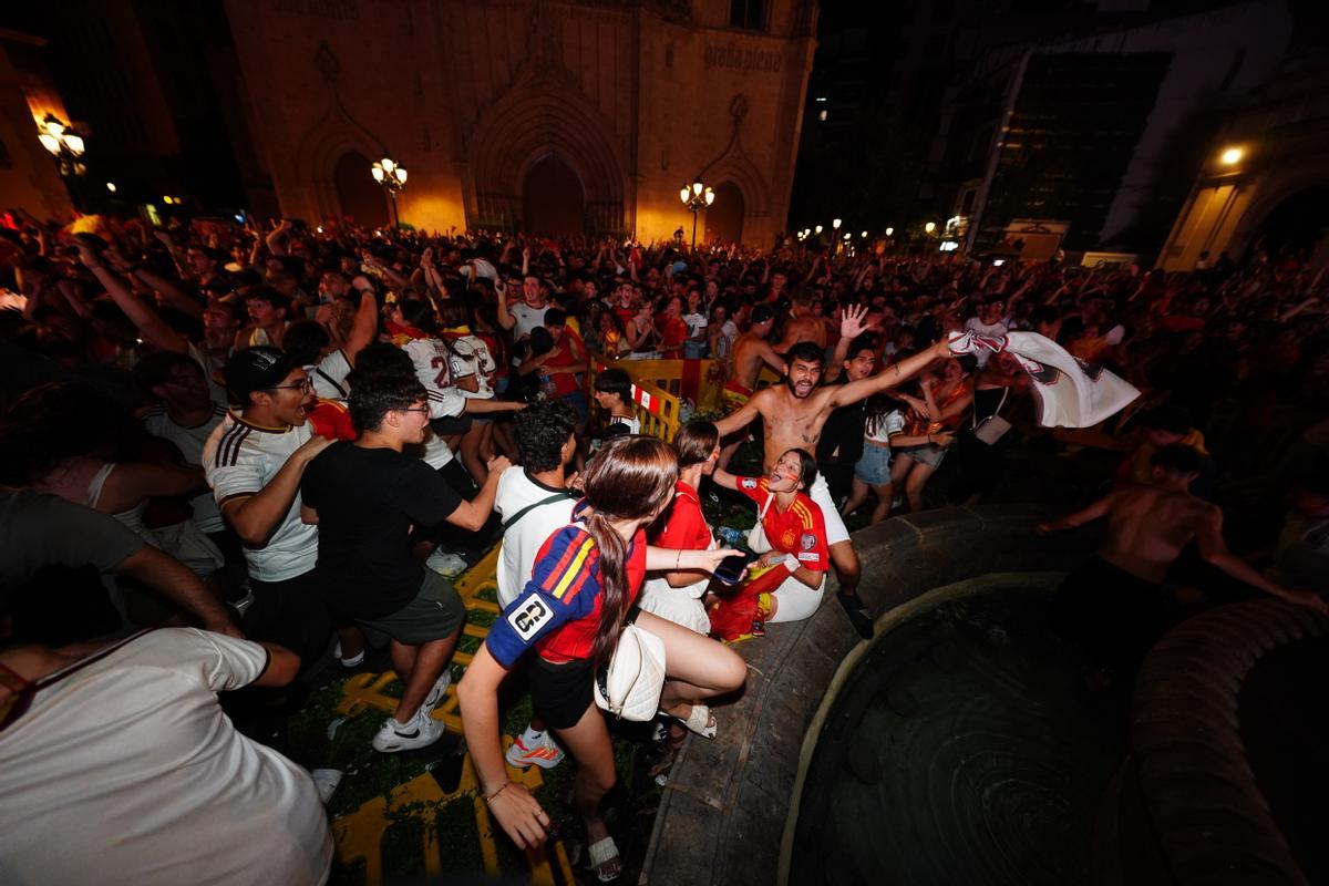 Galería: La provincia de Castellón se echa a las calles para festejar el segundo mundial de España