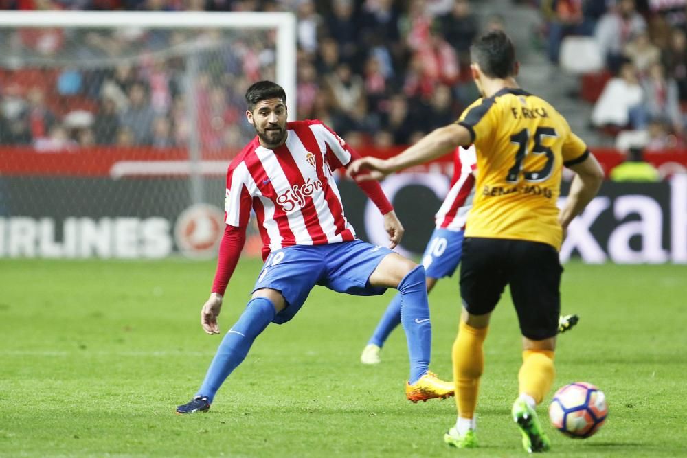 El partido entre el Sporting y el Málaga, en imágenes