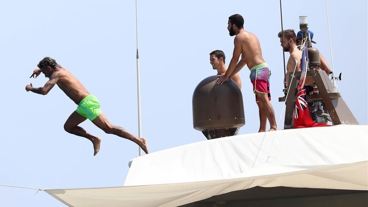 lmmarco39601064 neymar jr  and friends on holidays in saint tropez  french r170808160936