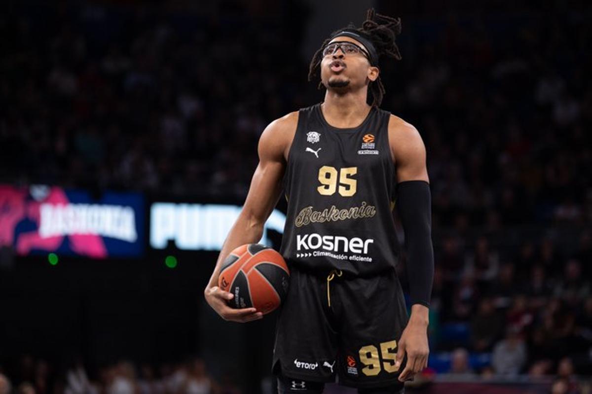 Moneke aportó 18 puntos, pero no fue suficiente para llevarse el triunfo ante el Estrella Roja