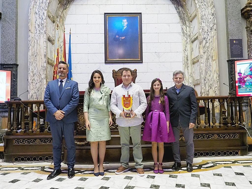 Honores a los artistas en la Gala de los 1 con Algarra en el recuerdo