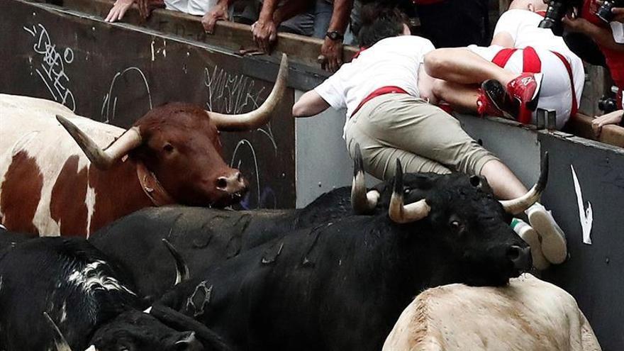 El primer encierro, rápido y peligroso con un herido por asta