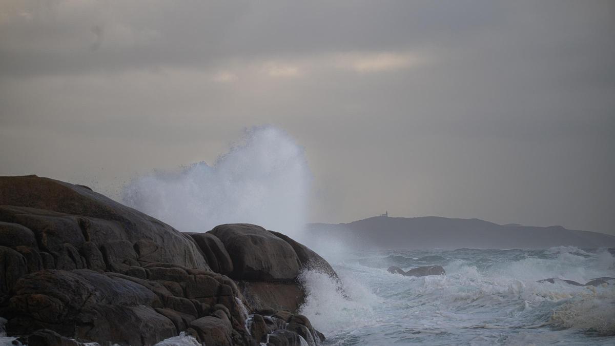 Una borrasca al noreste de Galicia pone en alerta por fuerte viento al litoral este domingo