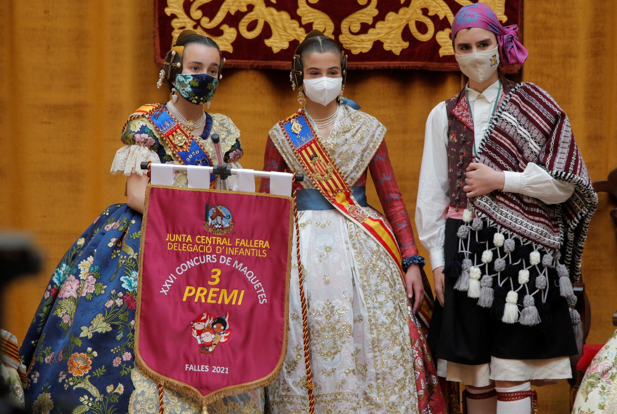 Las fallas infantiles vuelven con los "brillants", fotos y reparto de premios