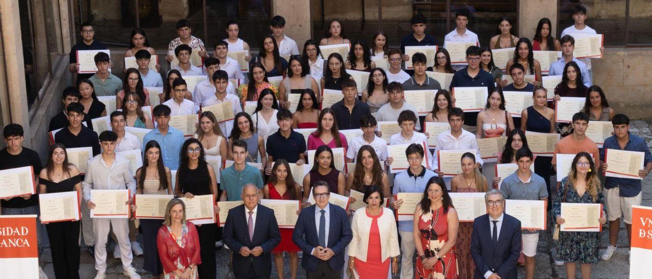 Parte de los alumnos del distrito universitario de Salamanca que han sacado las mejores notas en la PAU. | CEDIDA