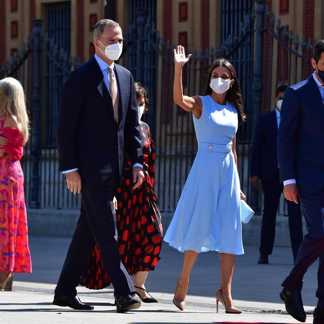 La reina Letizia y el rey Felipe, en Sevilla para recibir la primera medalla de honor de Andalucía
