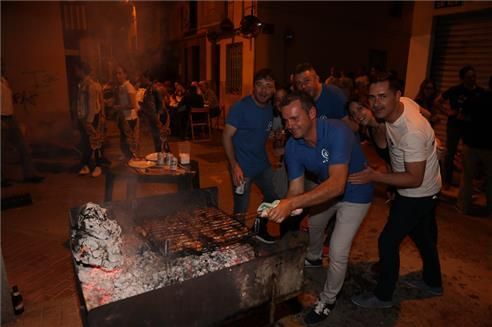 Las hogueras tomaron protagonismo en la Nit de la Xulla en Vila-real