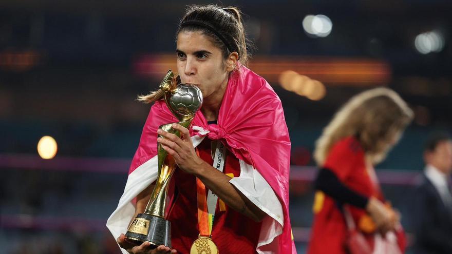 Alba Redondo, tras conquistar el Mundial con España.