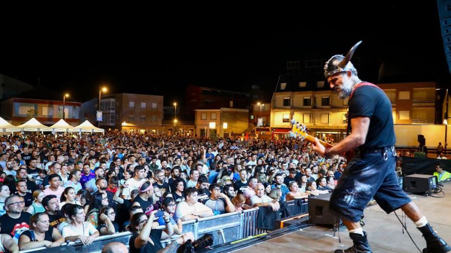 Tonhito de Poi, en un concierto de Heredeiros da Crus. | Iñaki Abella