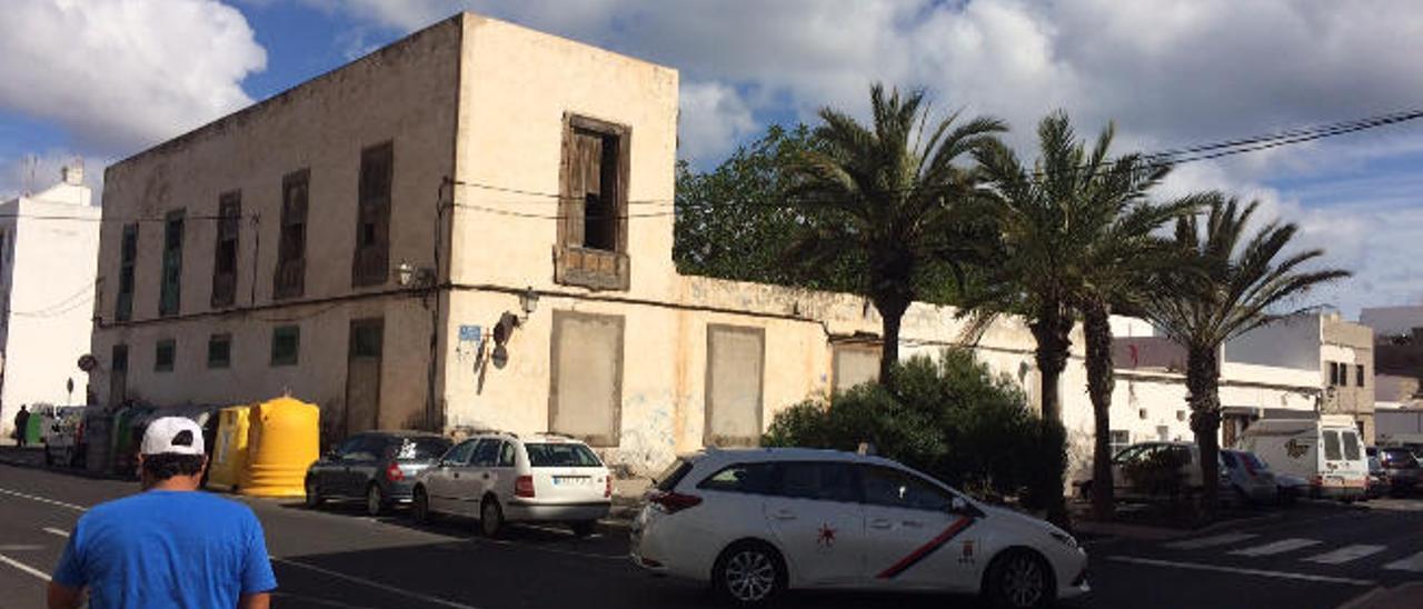 Exterior del Sitio del Cabrerón, conocido también como Hospital Viejo, entre las vías Pérez Galdós e Ingeniero Paz Peraza.