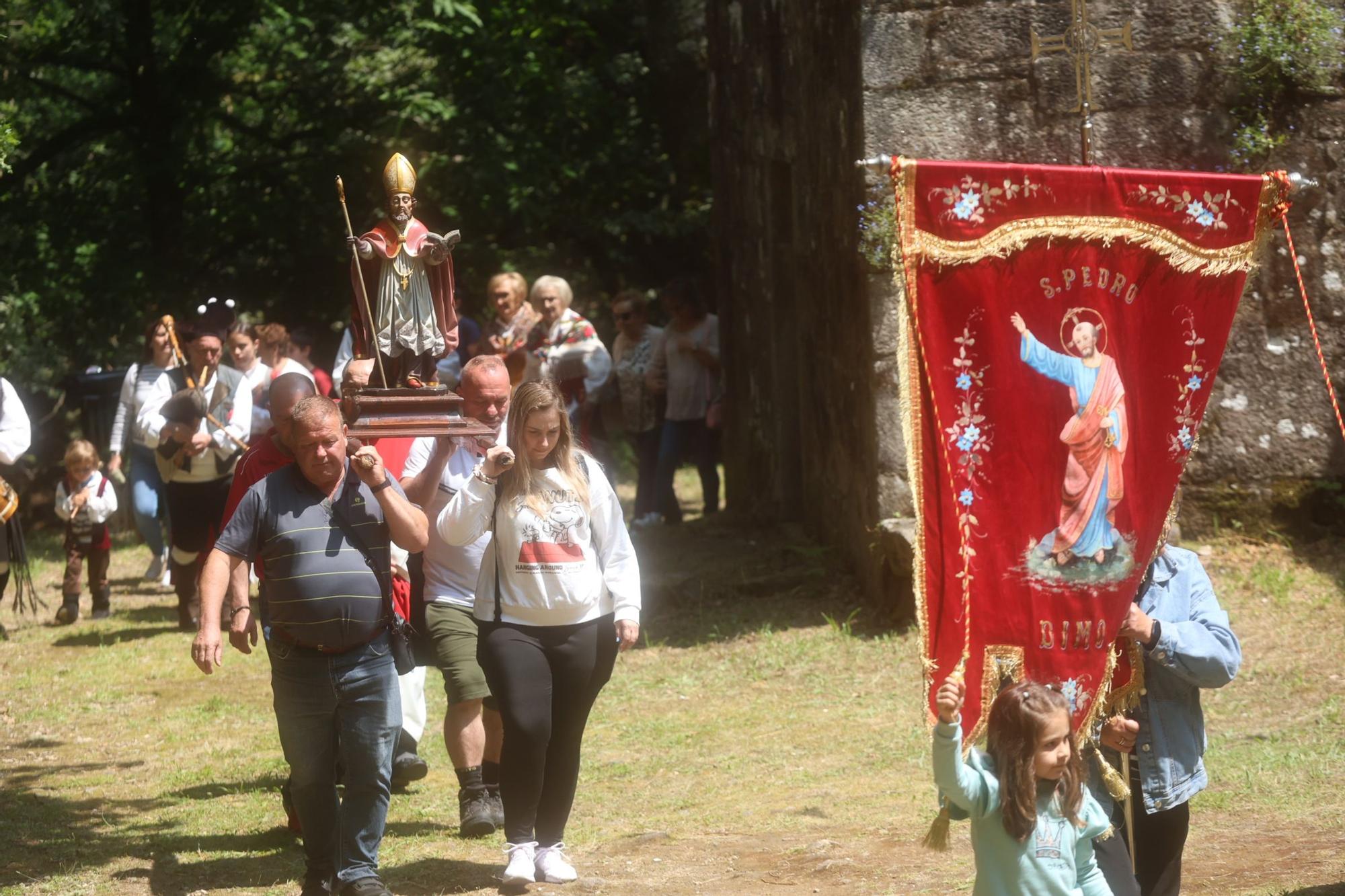 Así se vive la tradicional romería de San Cibrán en Catoira.