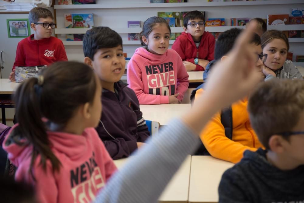 Alumnos de 9 y 10 años en cuarto de Primaria dicen que no se puede «tratar distinto» a chicas y chicos, y que los hombres que pegan «son cobardes».