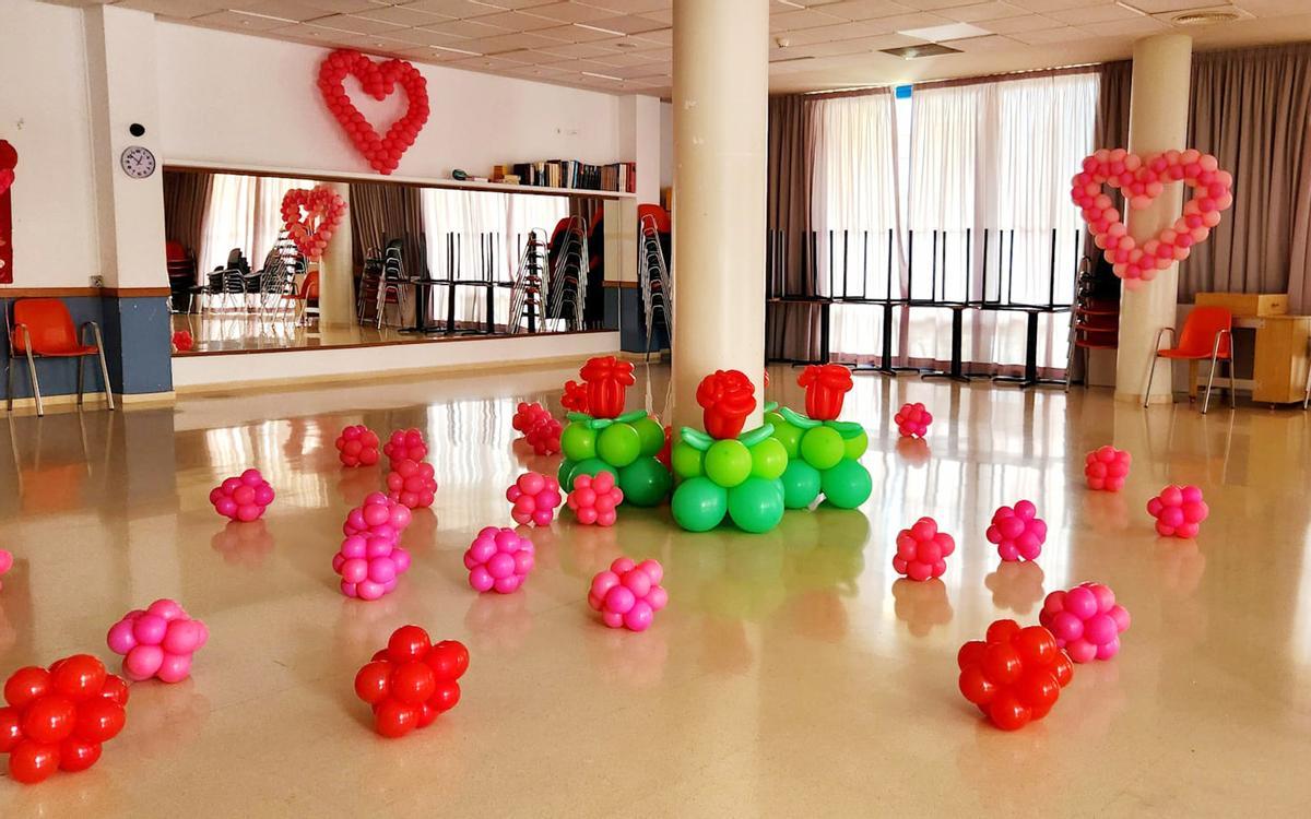 Salón del CEAM de Altea con los corazones