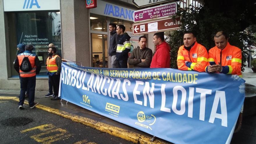 Trabajadores de ambulancias concentrados en Caldas.