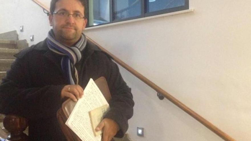 Pablo Rodríguez Medina, ayer, en la biblioteca municipal de Pravia.