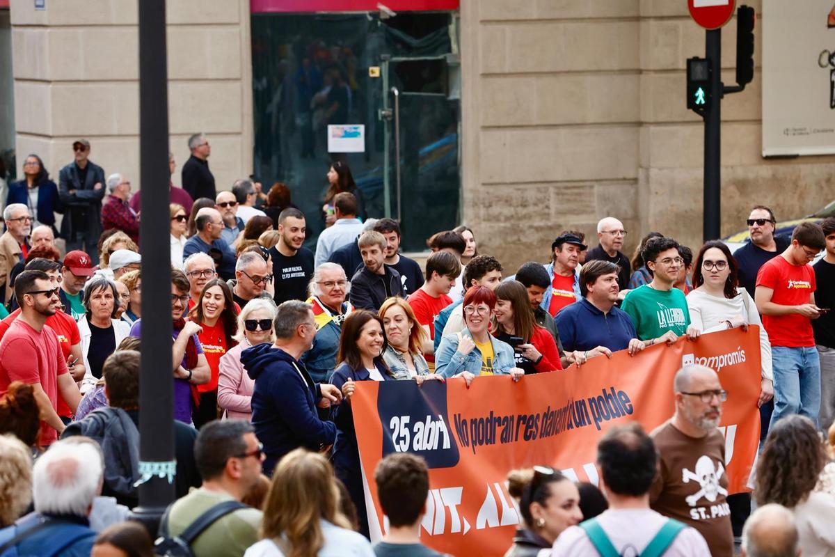 La manifestación del 25 d'Abril en València, en imágenes La manifestación del 25 d'Abril en València, en imágenes